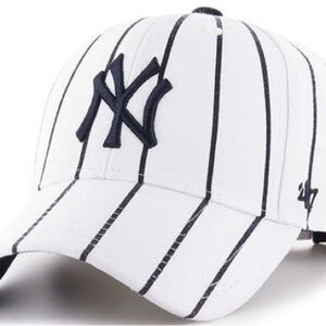 New York Yankees '47 Brand White Birdcage Pinstripes MVP Hat
Only tried on